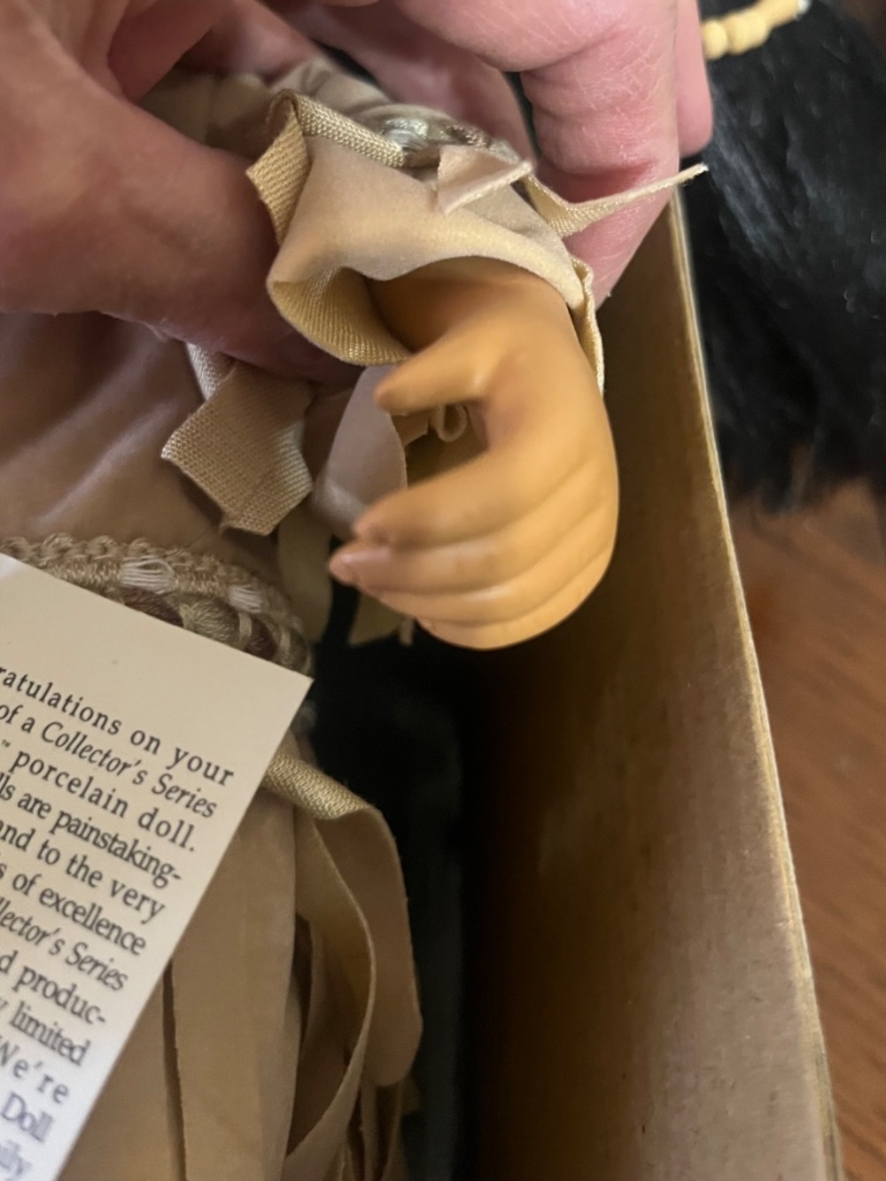 Geppeddo Native American Doll - Picture 7 of 10